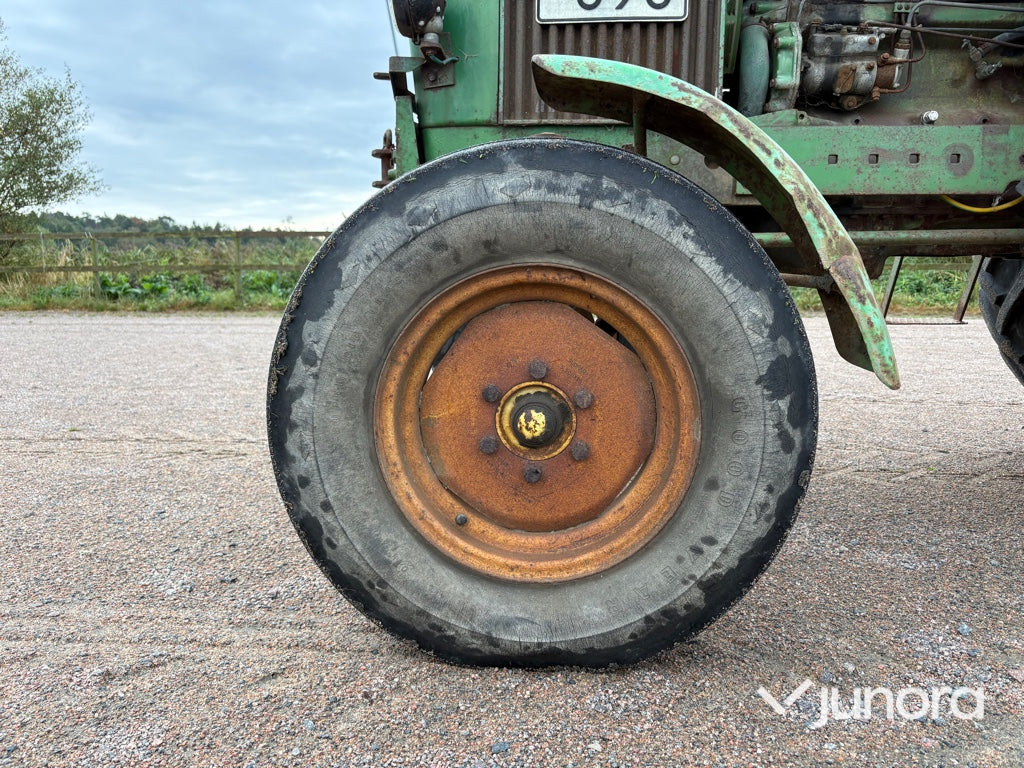 Veterantraktor John Deere 2120