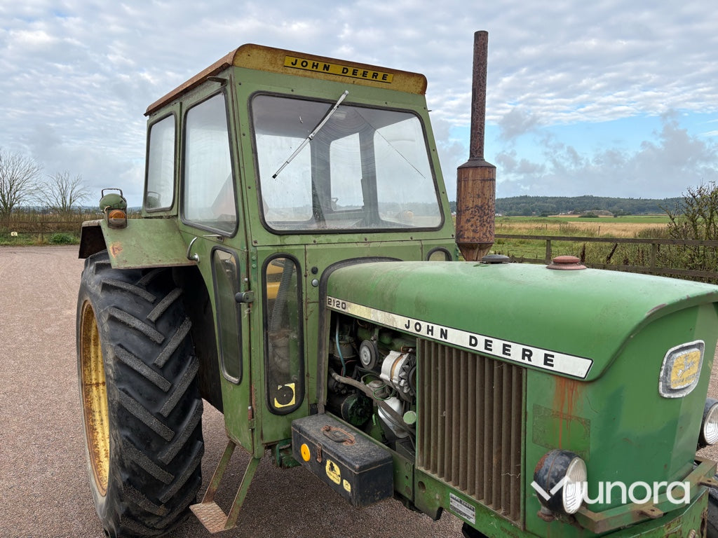 Veterantraktor John Deere 2120