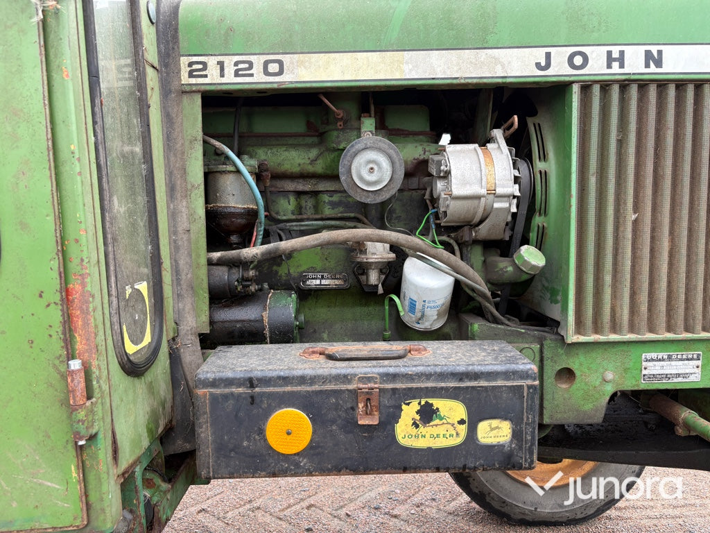 Veterantraktor John Deere 2120