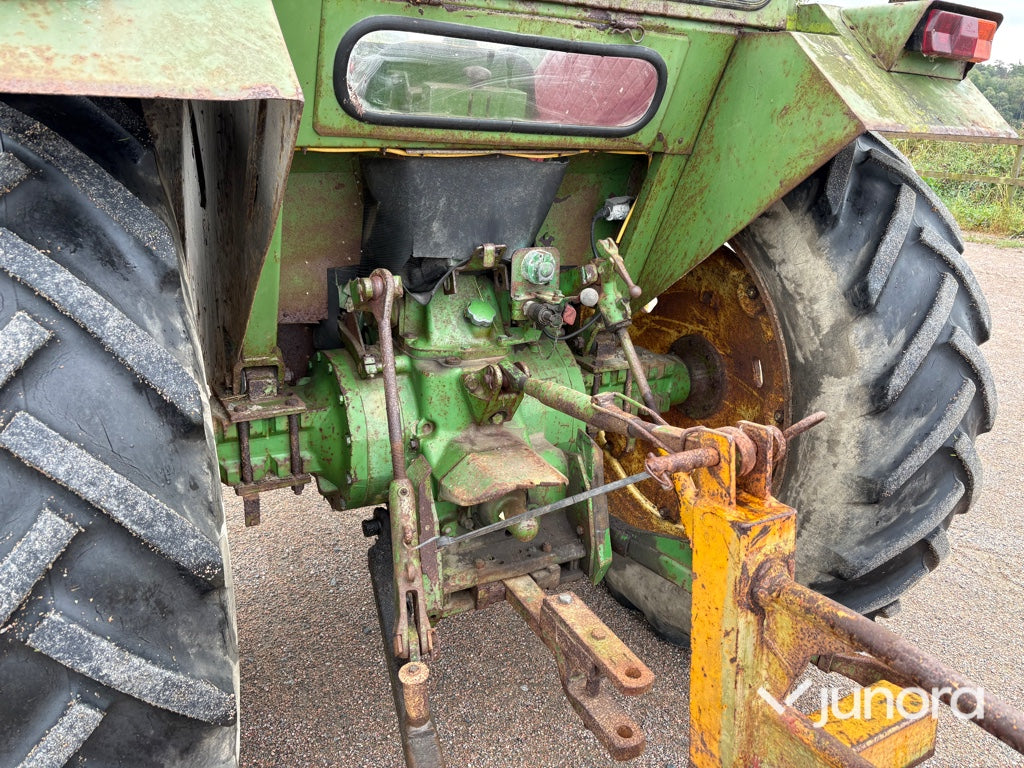 Veterantraktor John Deere 2120