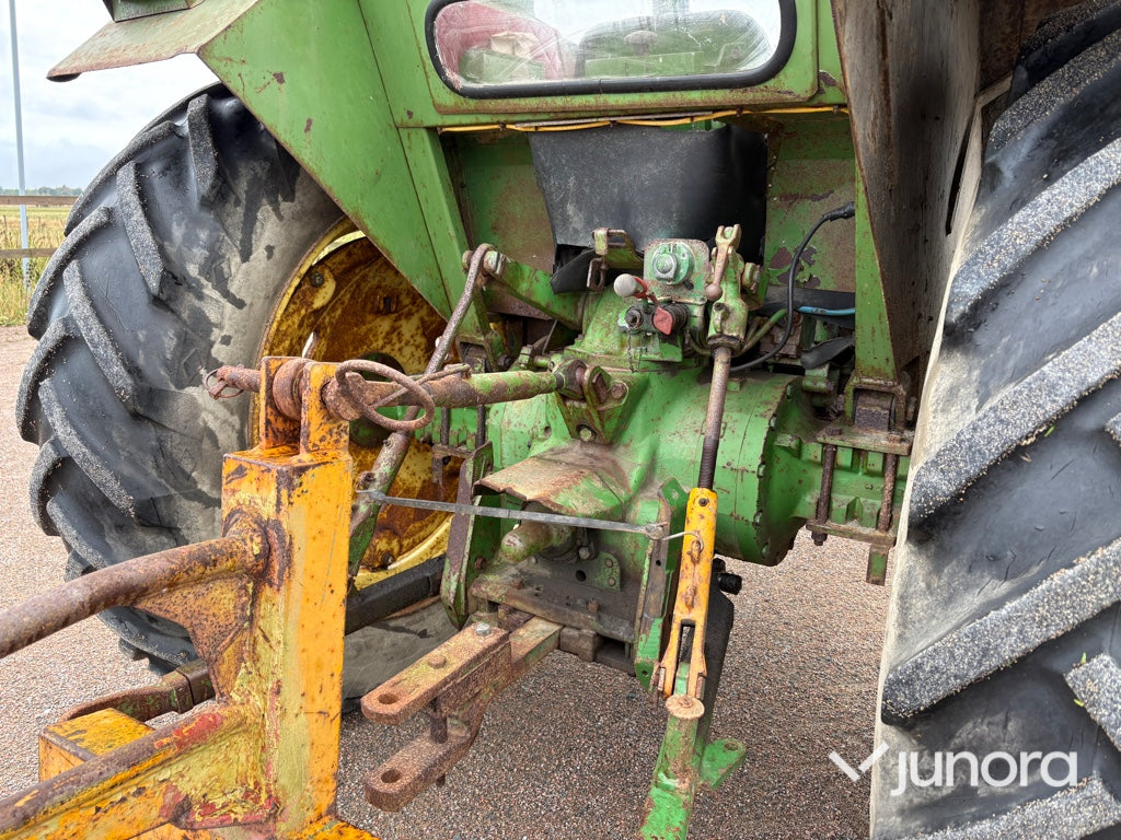 Veterantraktor John Deere 2120