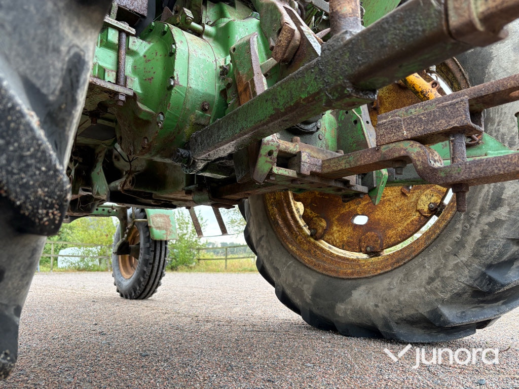 Veterantraktor John Deere 2120
