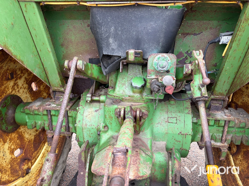 Veterantraktor John Deere 2120
