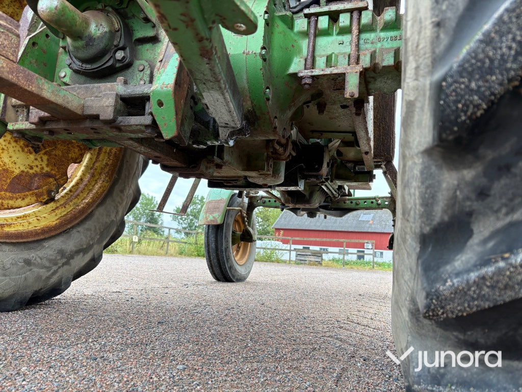 Veterantraktor John Deere 2120