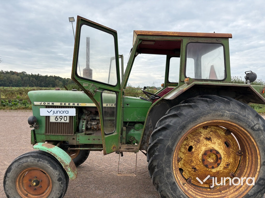 Veterantraktor John Deere 2120