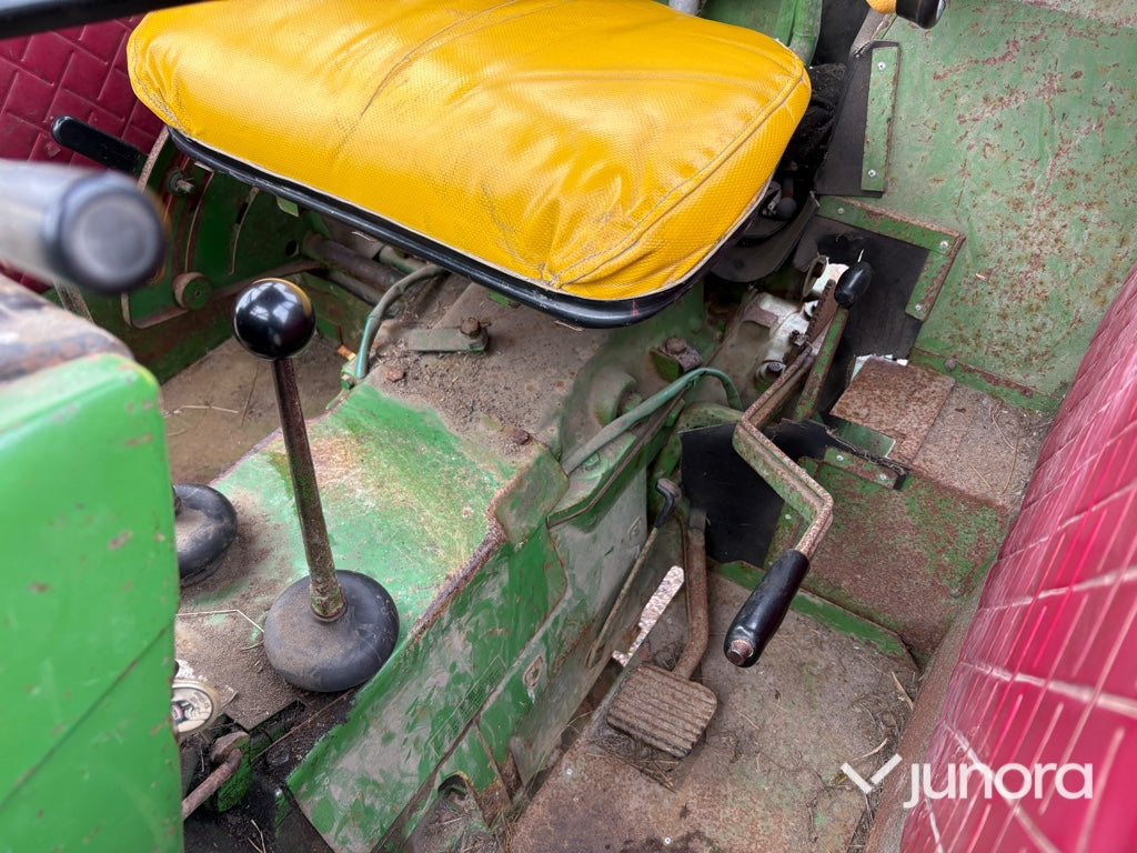 Veterantraktor John Deere 2120