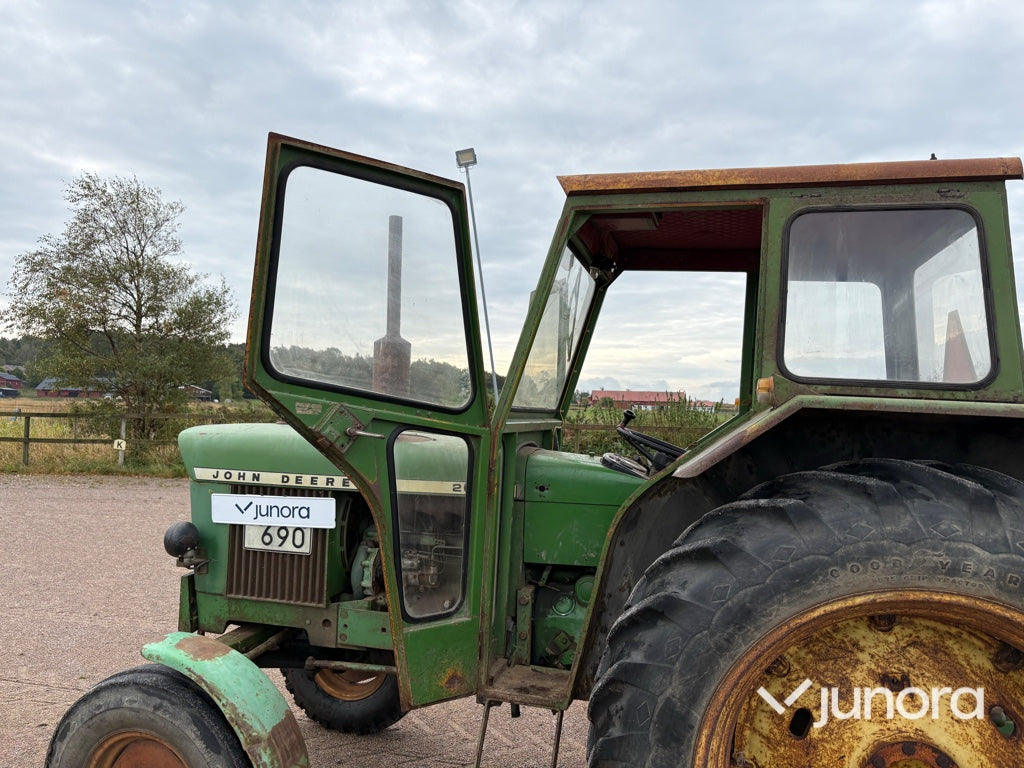 Veterantraktor John Deere 2120