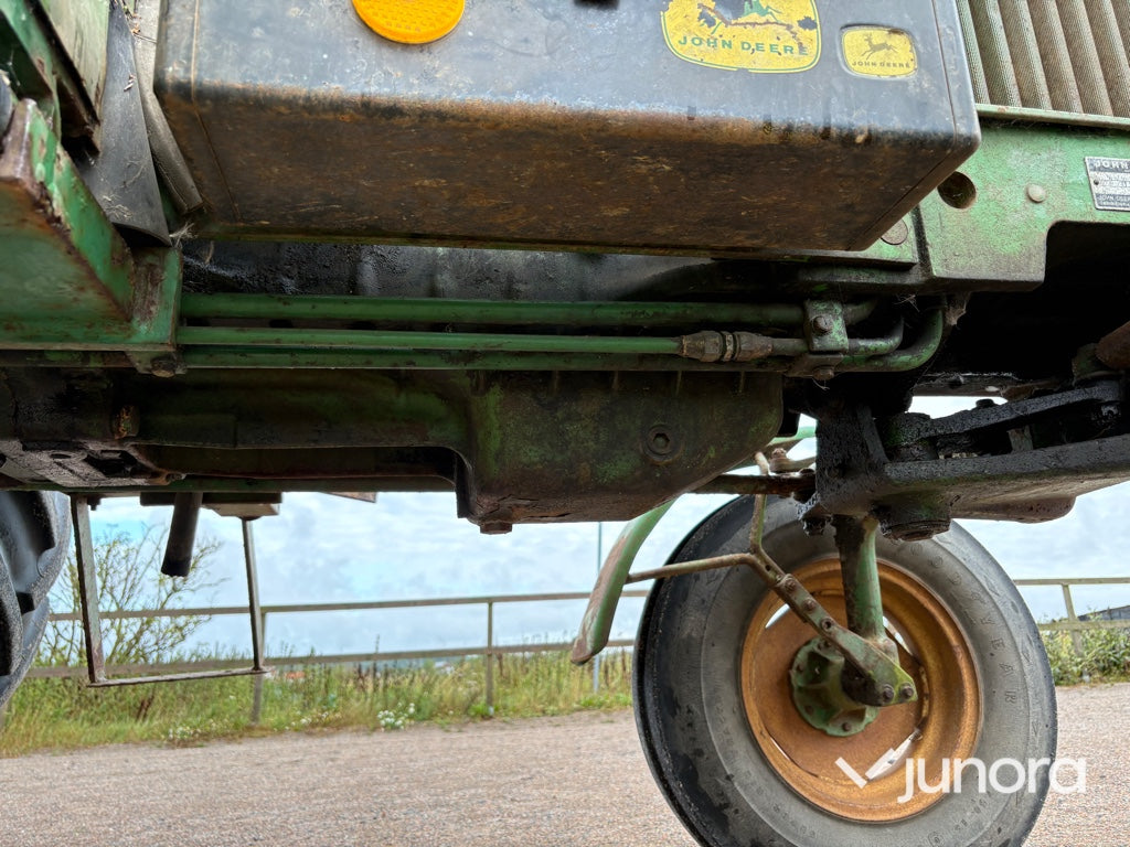 Veterantraktor John Deere 2120