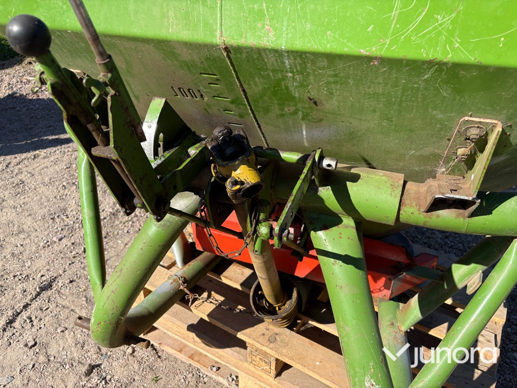 Gödningsspridare Amazone ZA-F 803