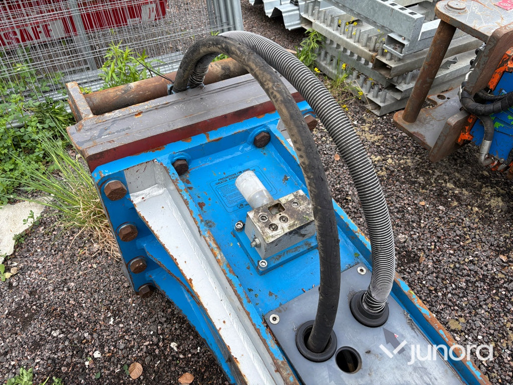 Hydraulisk betonghammare - Okada, 3600