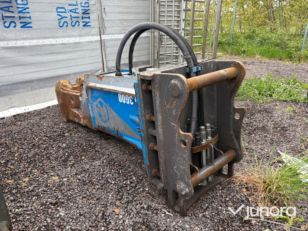 Hydraulisk betonghammare - Okada, 3600