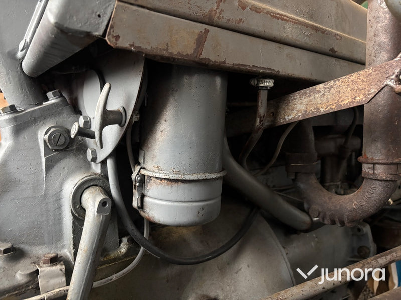 Traktor - Massey Ferguson TEA20 (Grålle)