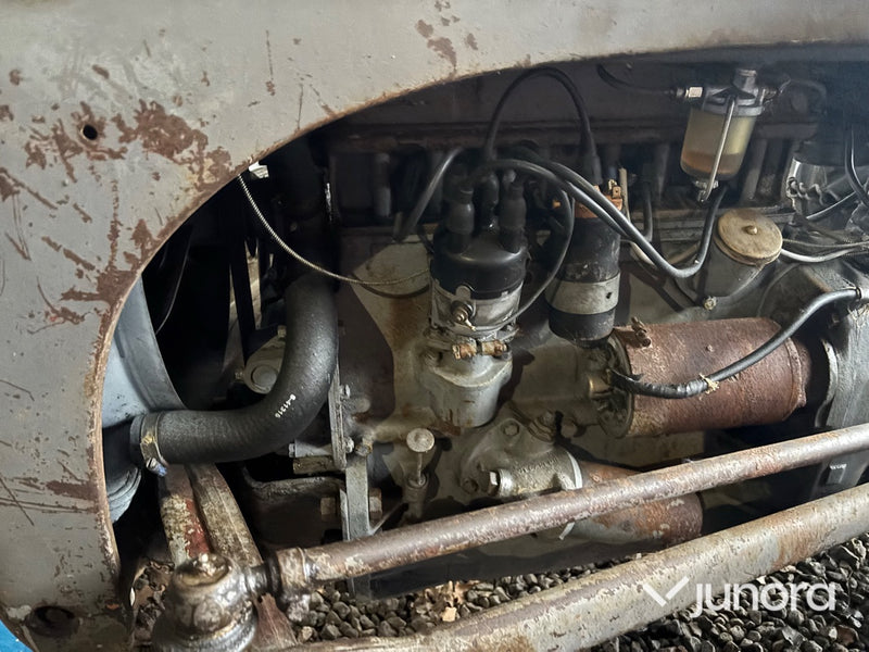 Traktor - Massey Ferguson TEA20 (Grålle)