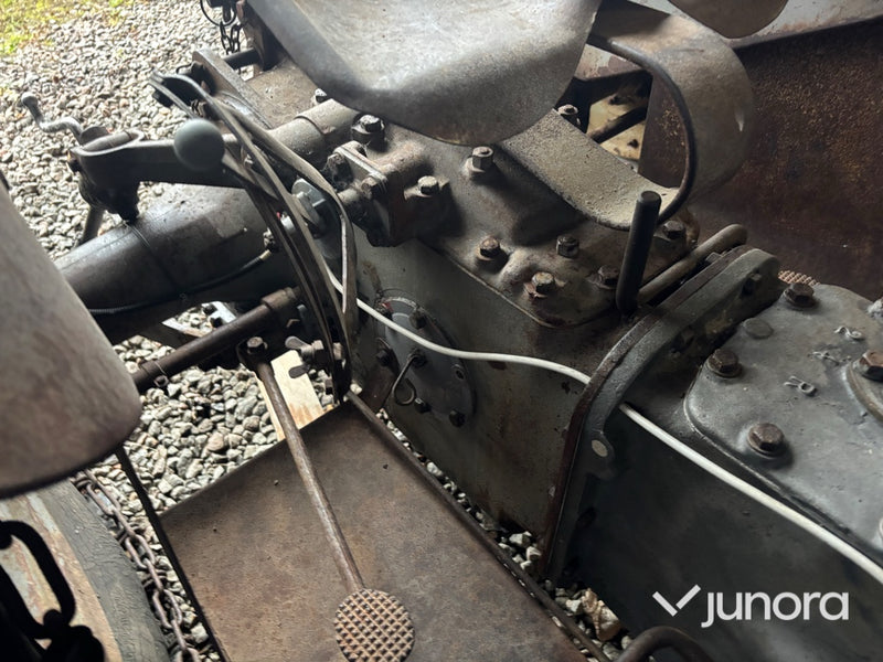 Traktor - Massey Ferguson TEA20 (Grålle)