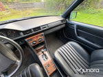 Mercedes-Benz 300E -88