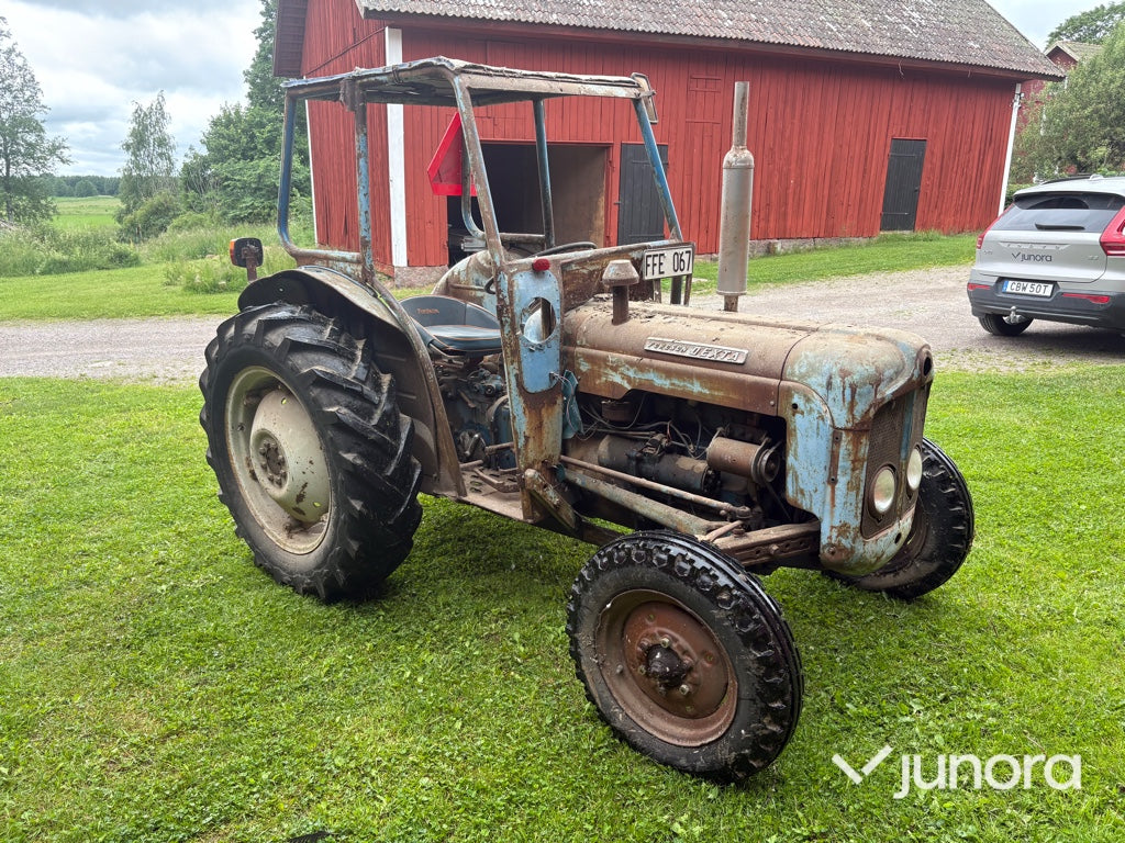 Traktor - Ford Fordson Dexa