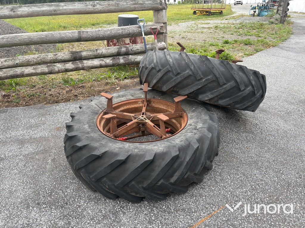 Dubbelmontage Goodyear 18.4-34