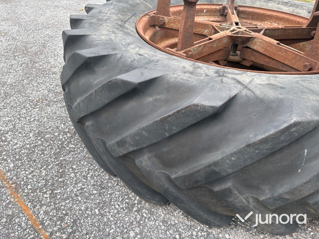 Dubbelmontage Goodyear 18.4-34