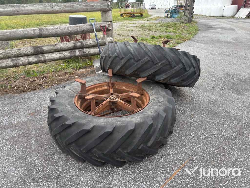 Dubbelmontage Goodyear 18.4-34