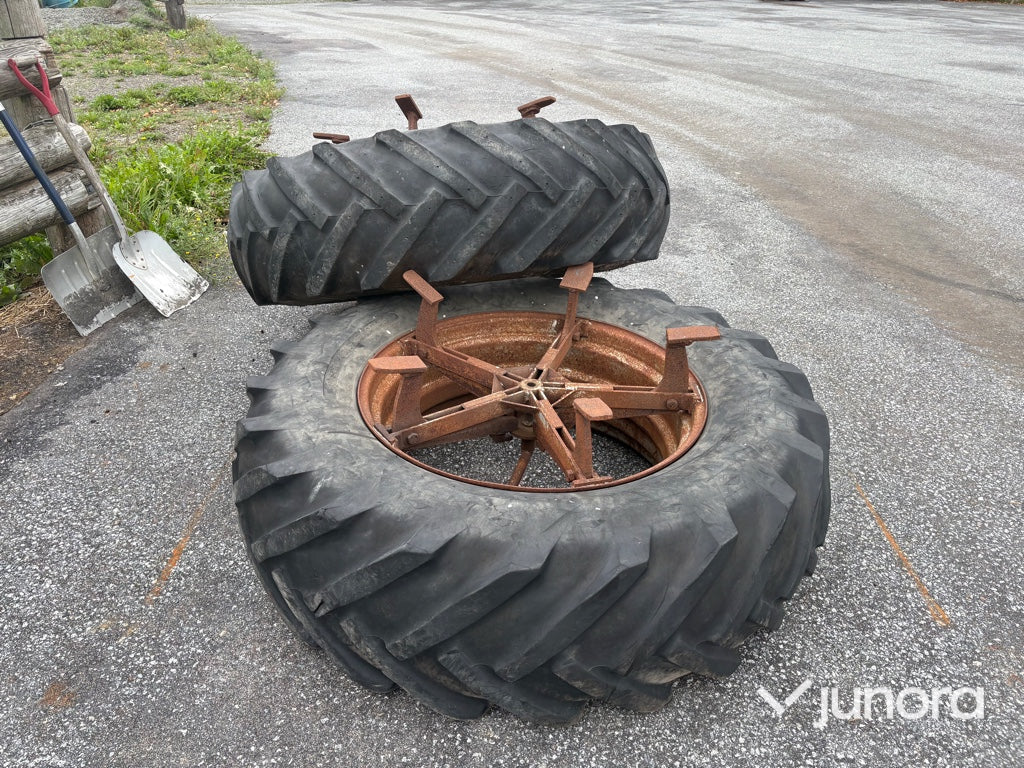 Dubbelmontage Goodyear 18.4-34