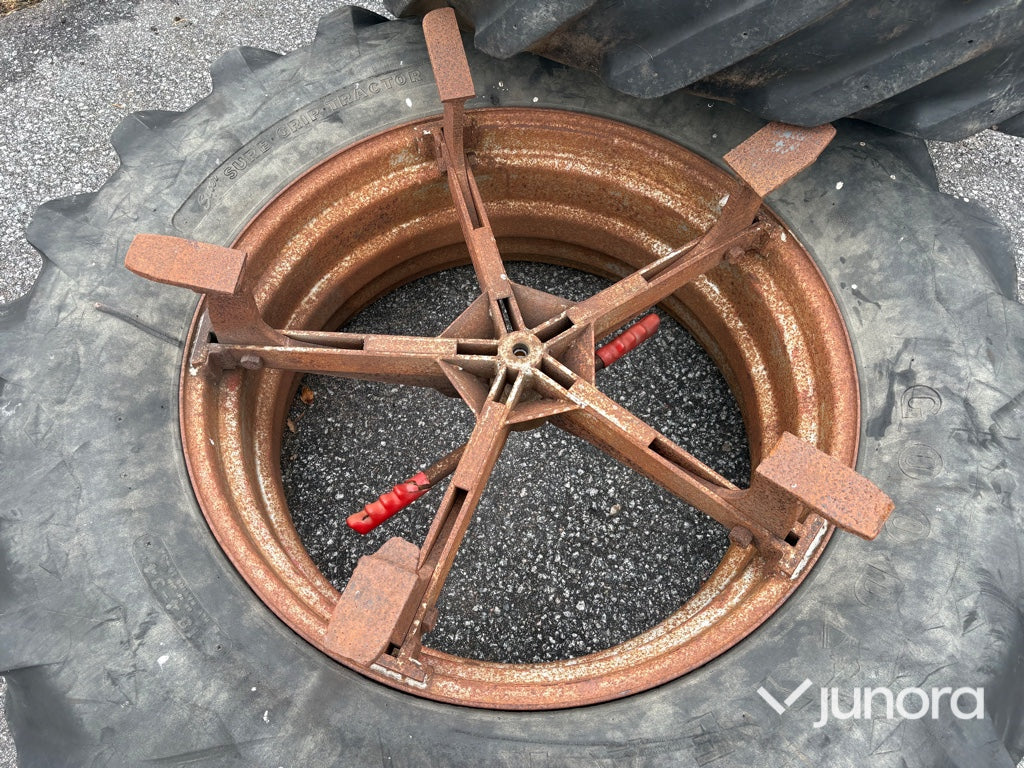 Dubbelmontage Goodyear 18.4-34