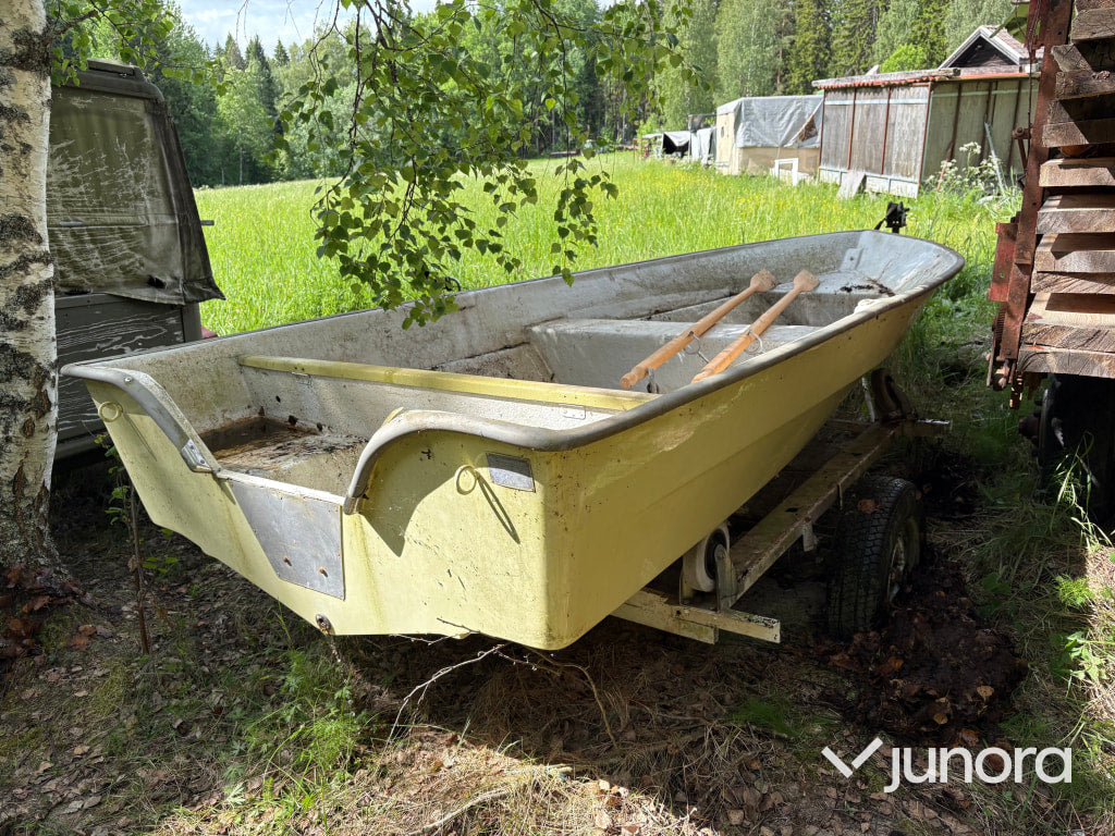 Båt med trailer