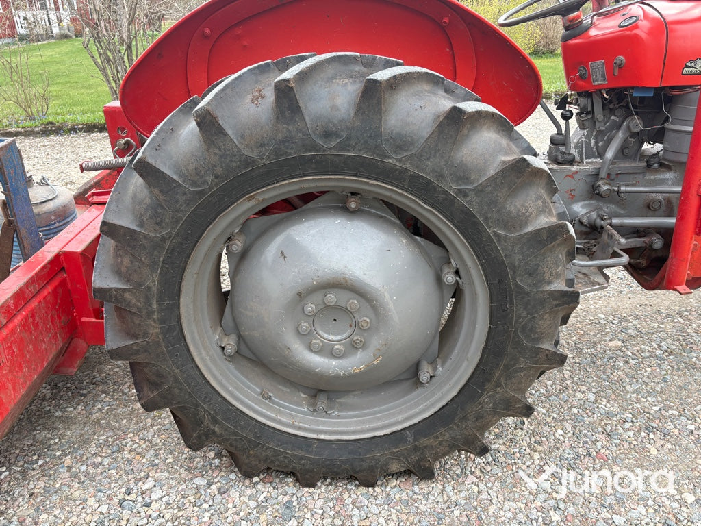 Traktor - Massey Ferguson, 35