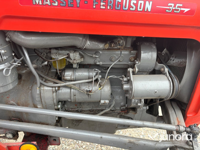 Traktor - Massey Ferguson, 35