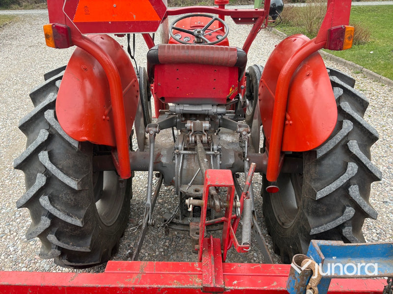 Traktor - Massey Ferguson, 35