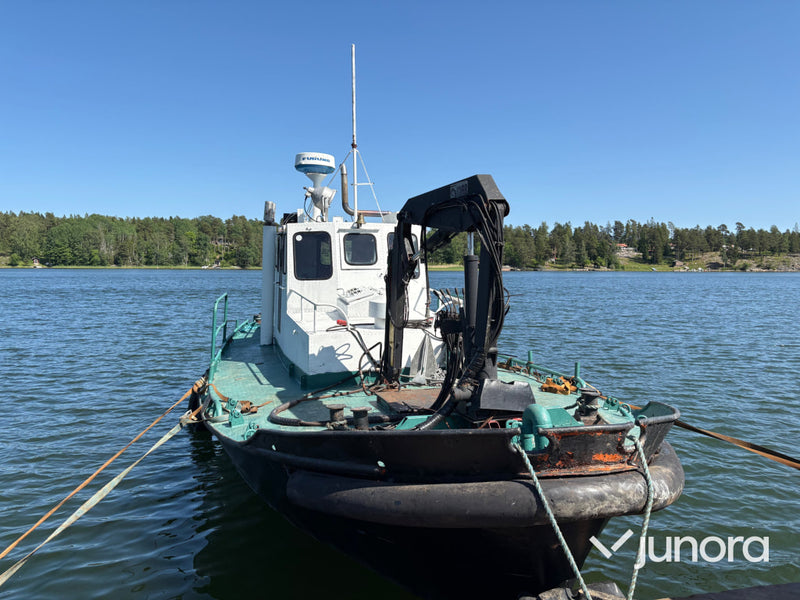 Bogserfartyg / Bärgningsfartyg med kran