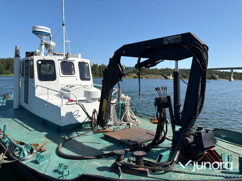 Bogserfartyg / Bärgningsfartyg med kran