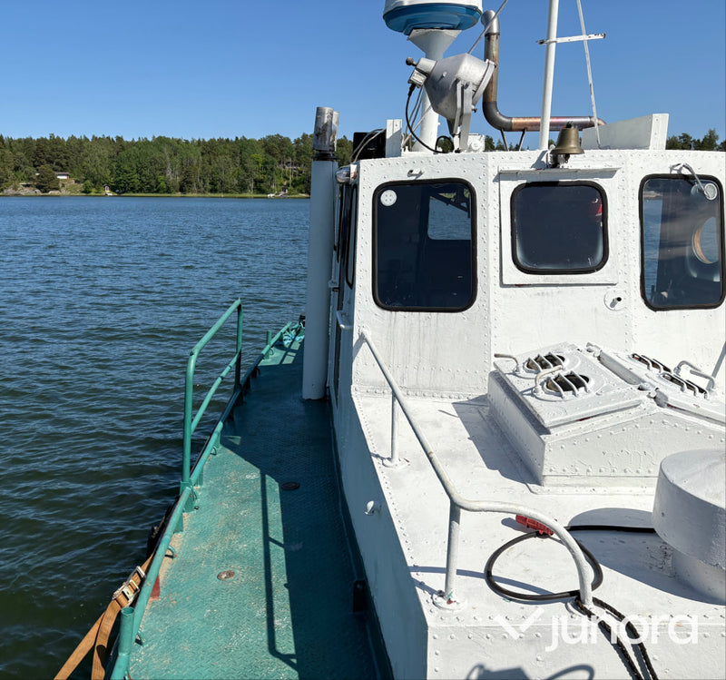 Bogserfartyg / Bärgningsfartyg med kran