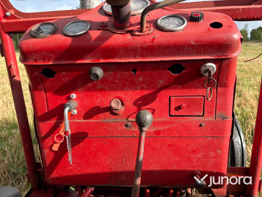Traktor Volvo BM 400 Buster