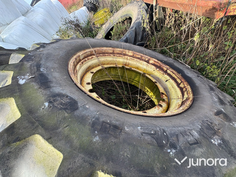 Däck - Michelin XM, 108 650/65 R42