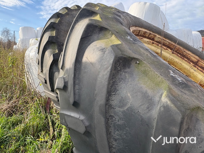 Däck - Michelin XM, 108 650/65 R42