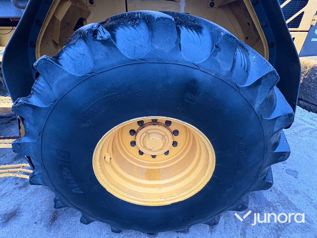 Däck med fälg – 750/65R26, 10-bult (4 st)