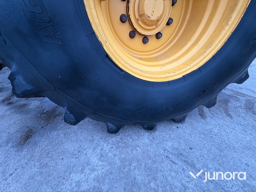 Däck med fälg – 750/65R26, 10-bult (4 st)