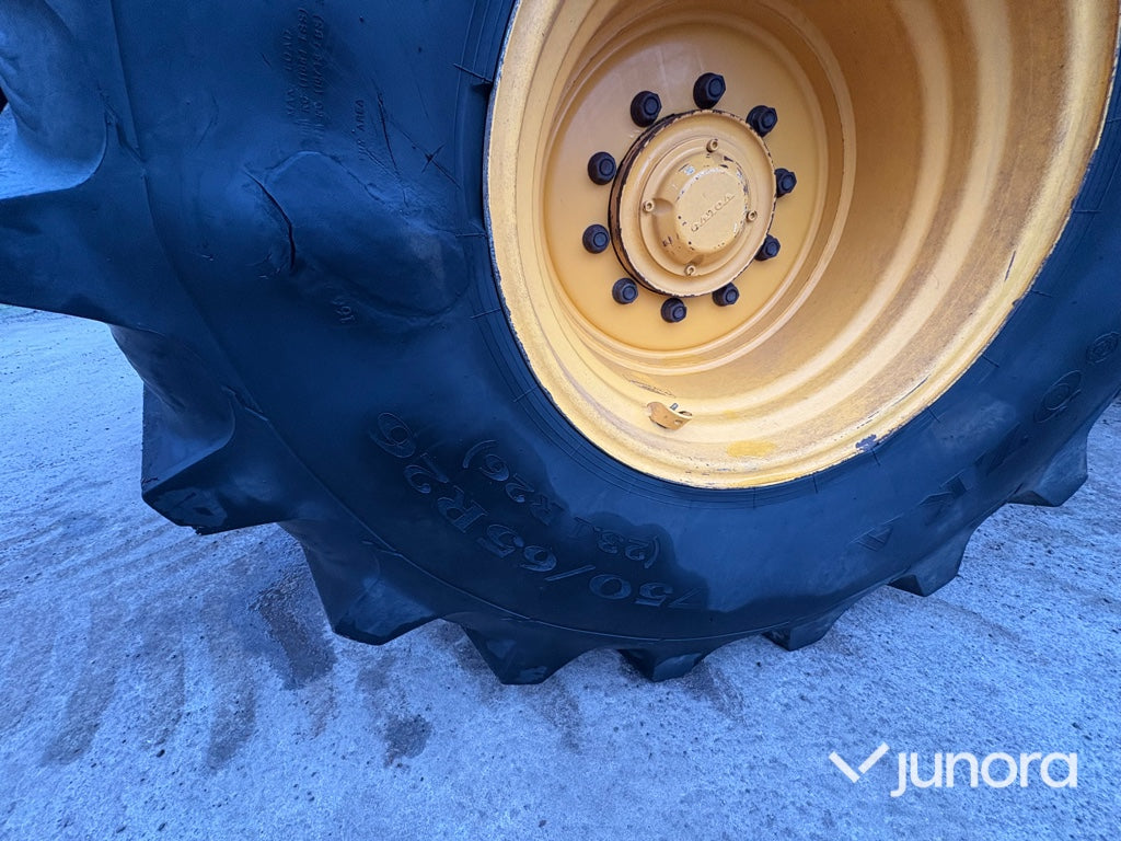 Däck med fälg – 750/65R26, 10-bult (4 st)