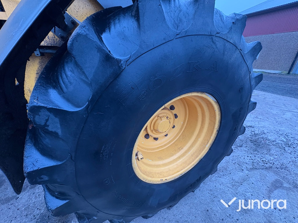Däck med fälg – 750/65R26, 10-bult (4 st)