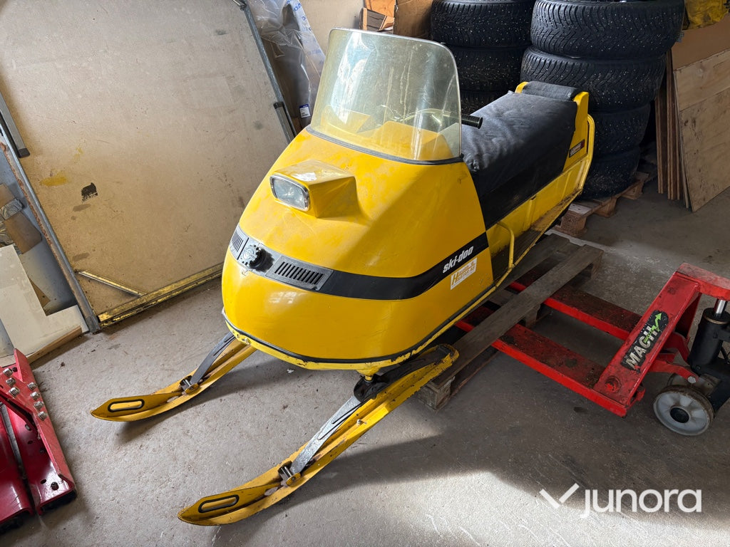 Snöskoter Ski-Doo Olympique 12/3