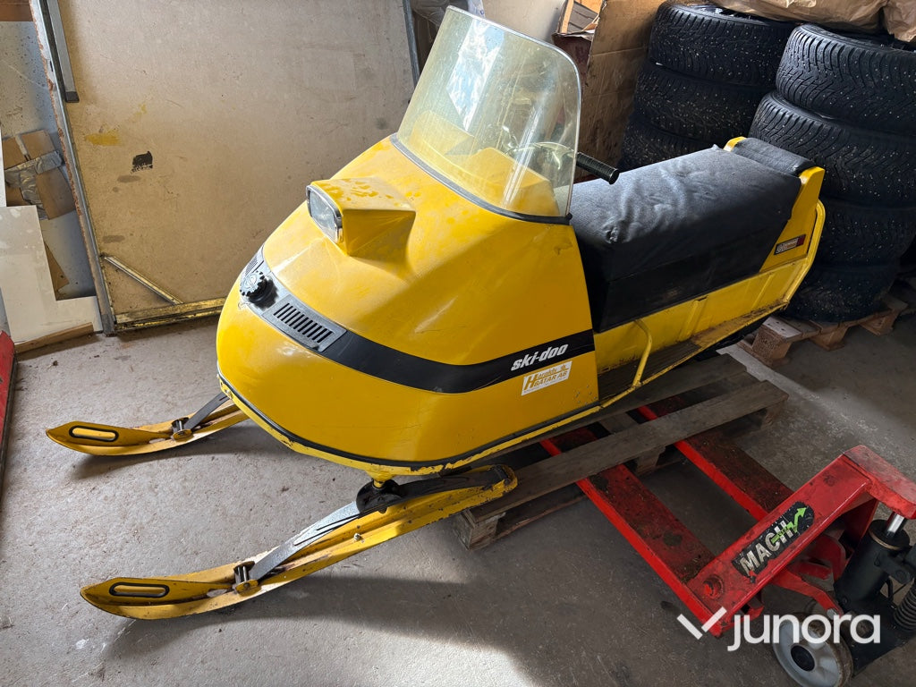 Snöskoter Ski-Doo Olympique 12/3