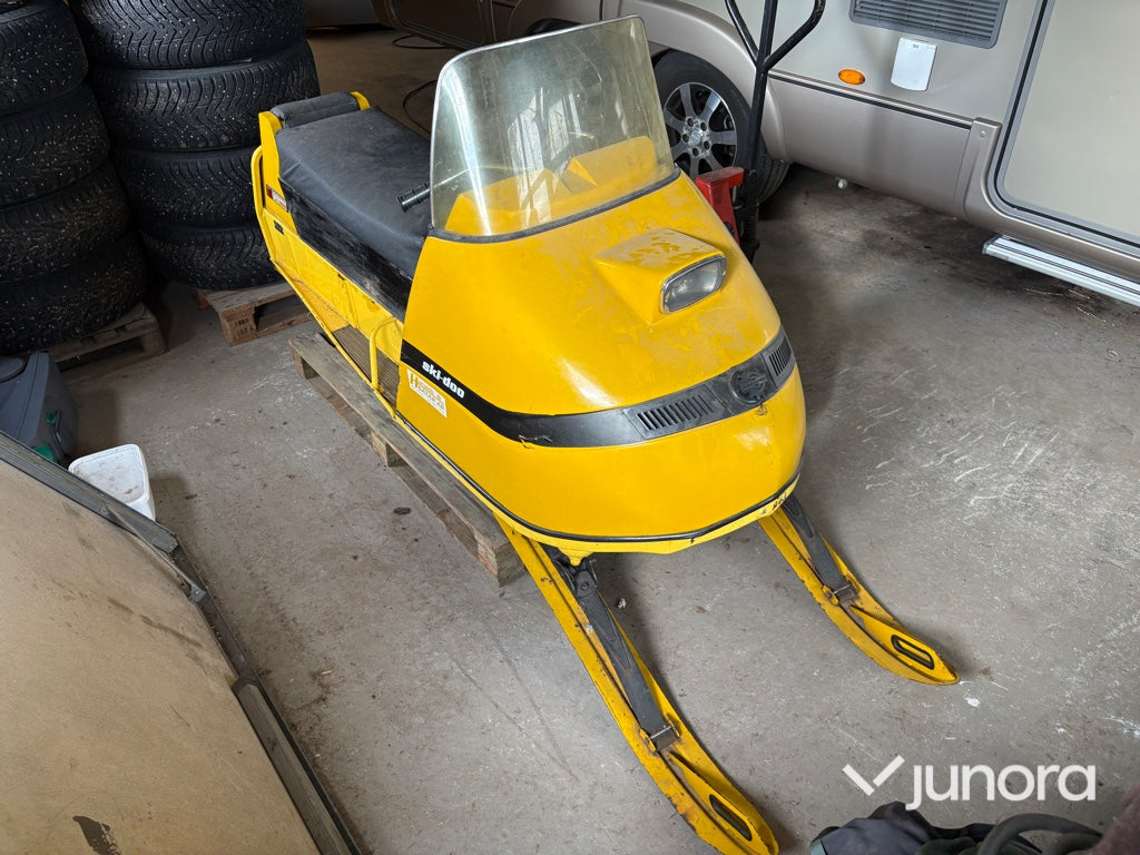 Snöskoter Ski-Doo Olympique 12/3