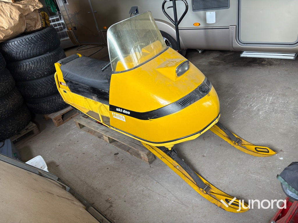 Snöskoter Ski-Doo Olympique 12/3