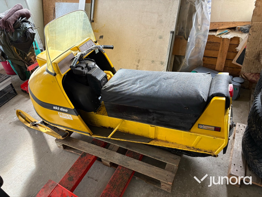 Snöskoter Ski-Doo Olympique 12/3