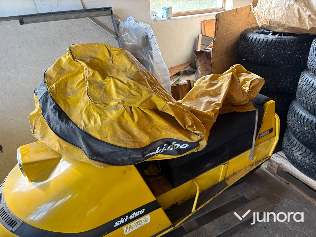 Snöskoter Ski-Doo Olympique 12/3
