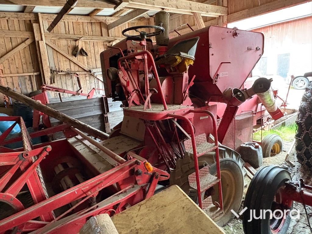 Skördetröska - Massey Ferguson, 31