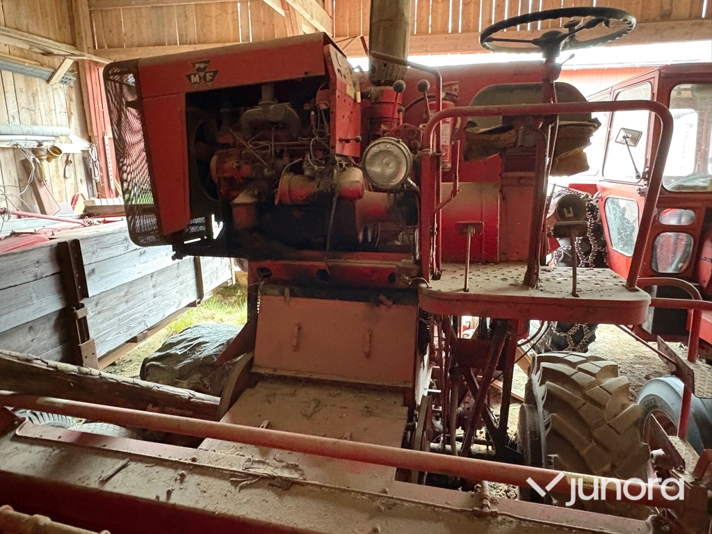 Skördetröska - Massey Ferguson, 31