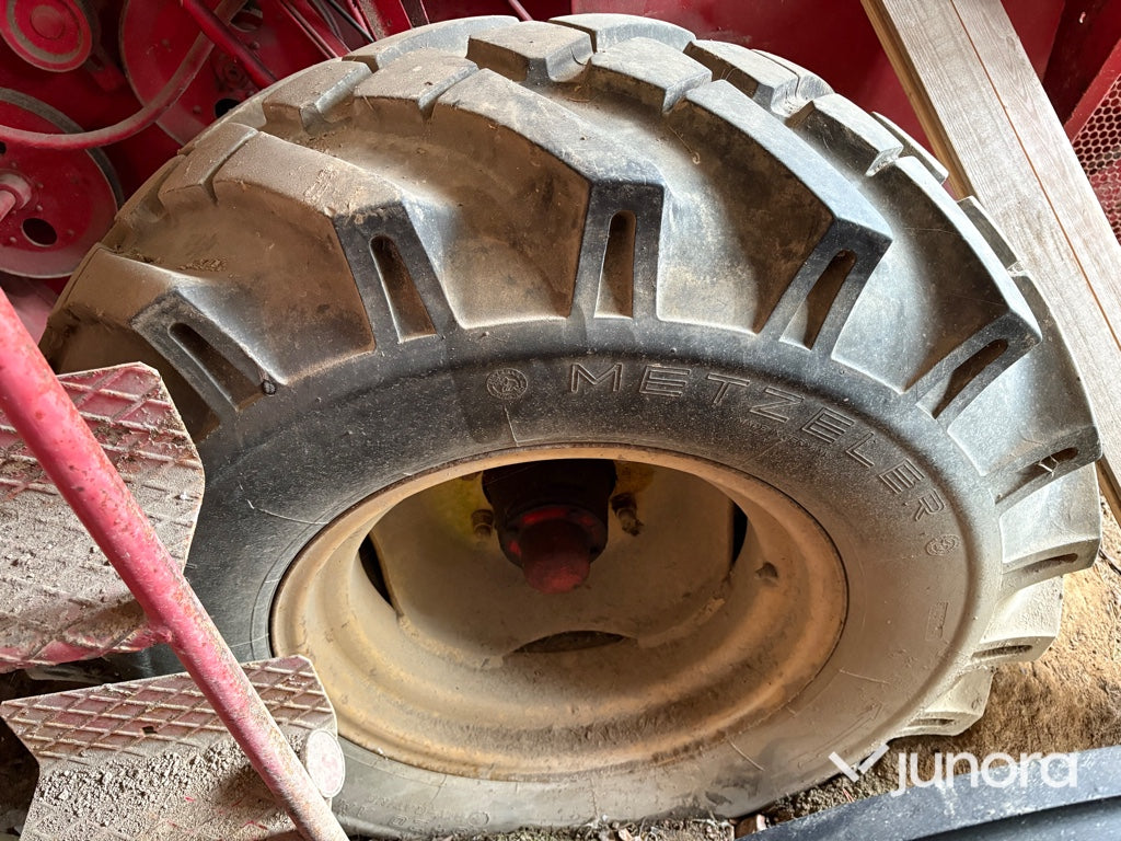Skördetröska - Massey Ferguson, 31