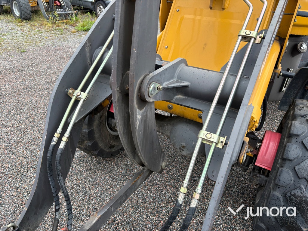 Hjullastare Wolf WL160 med redskap