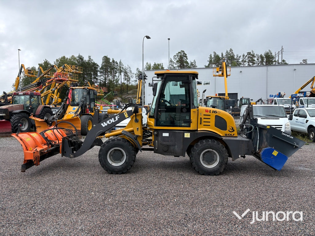 Hjullastare Wolf WL160 med redskap
